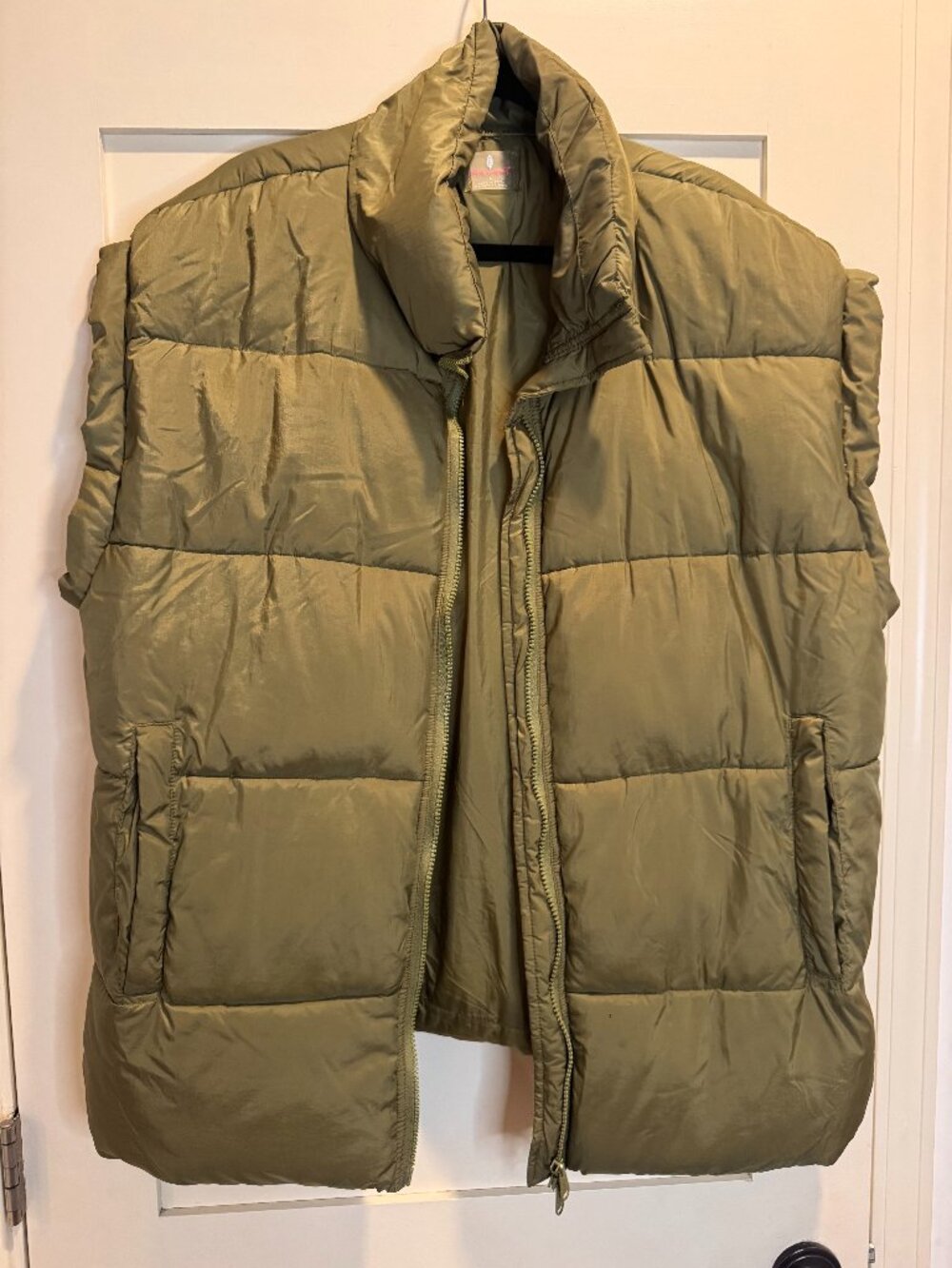 Free People Movement In A Bubble Puffer Vest Size Large Olive Green